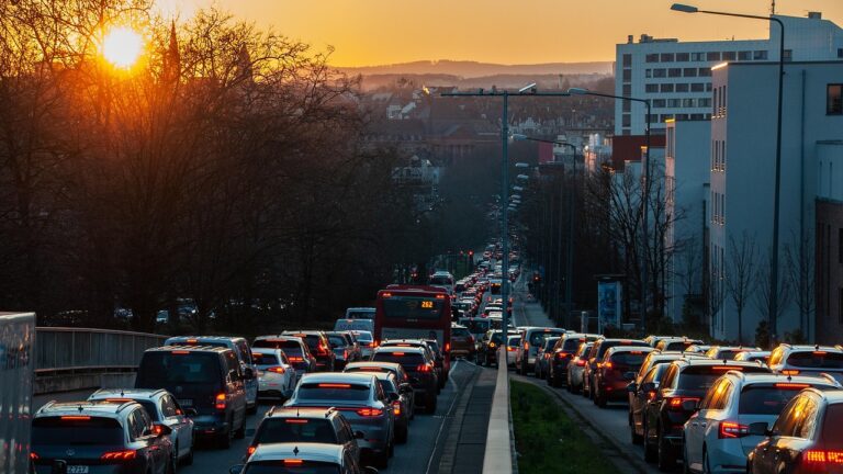Beograd usred saobraćajne blokade – kako preživeti špic i zašto su gužve sve veće